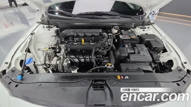 Hyundai Avante CN7 — Фото автомобиля 9