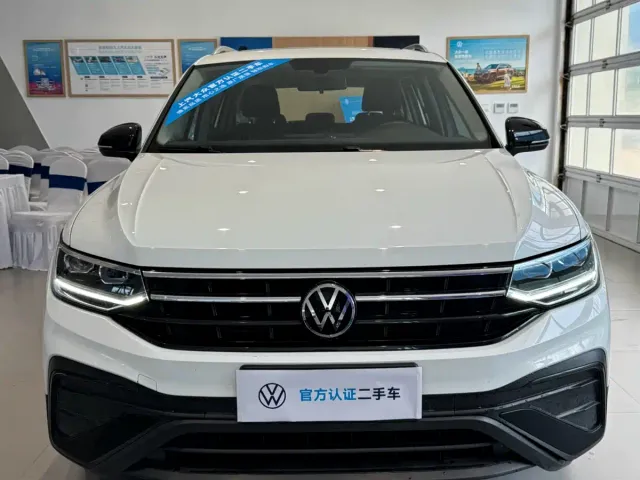 Volkswagen Tiguan L — Фото автомобиля 2