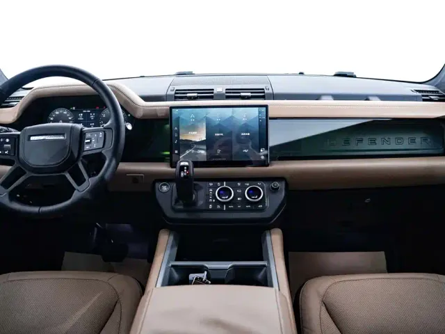 Land Rover Defender — Фото автомобиля 14