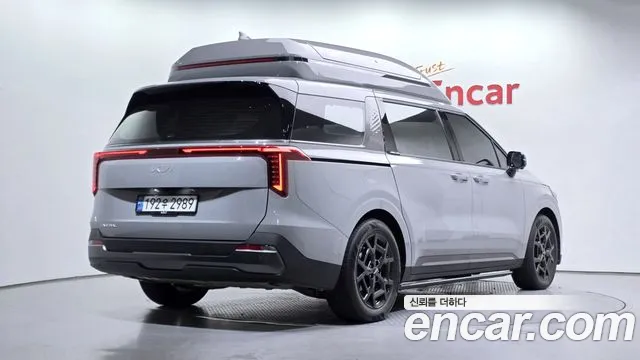 Kia Carnival Generation 4 — Фото автомобиля 2