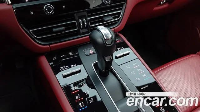 Porsche Macan — Фото автомобиля 9