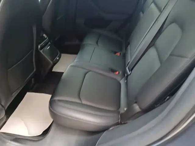 Tesla Model Y — Фото автомобиля 16