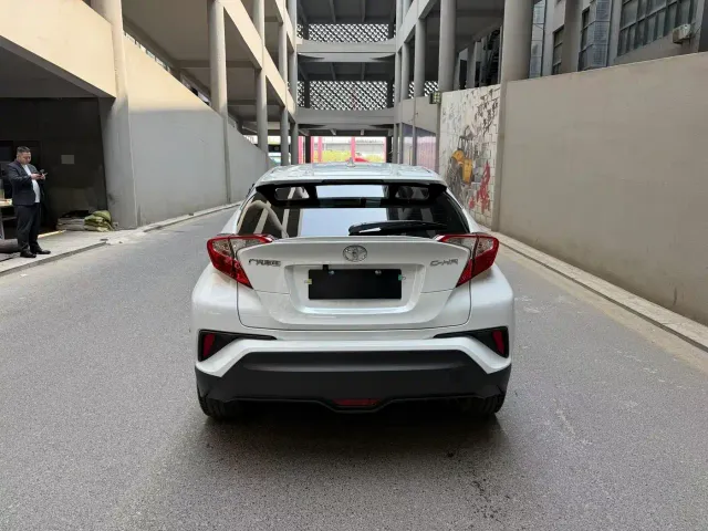 Toyota C-HR — Фото автомобиля 5