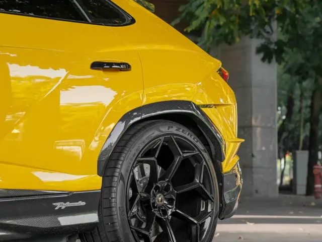 Lamborghini Urus — Фото автомобиля 7