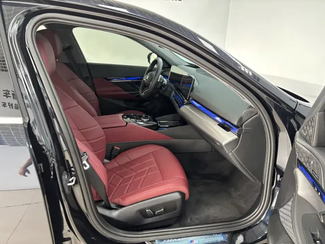 BMW 5 Series — Фото автомобиля 27