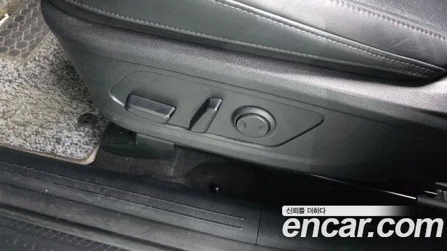 Kia Sorento Sorento 4-е поколение Бензин 2.5T 2WD — Фото автомобиля 26