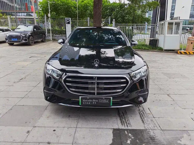 Mercedes-Benz E-Class — Фото автомобиля 2