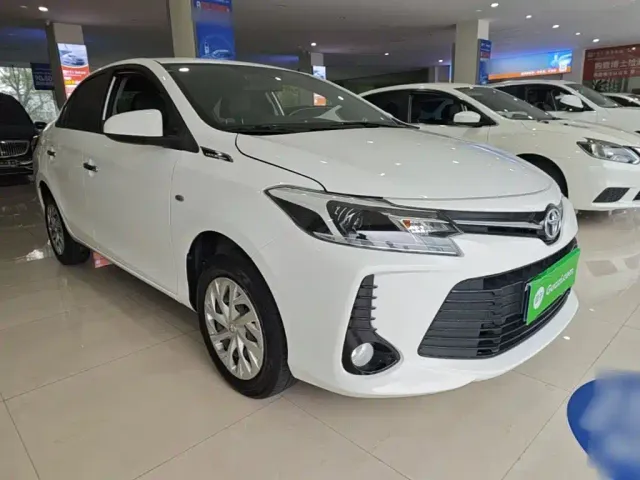 Toyota Vios — Фото автомобиля 3