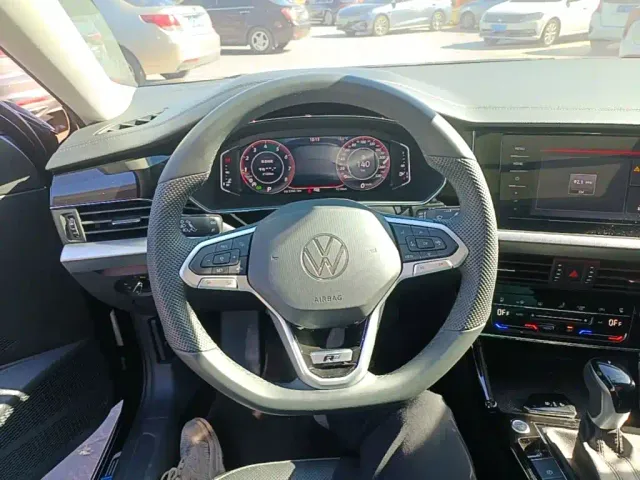 Volkswagen Passat — Фото автомобиля 10