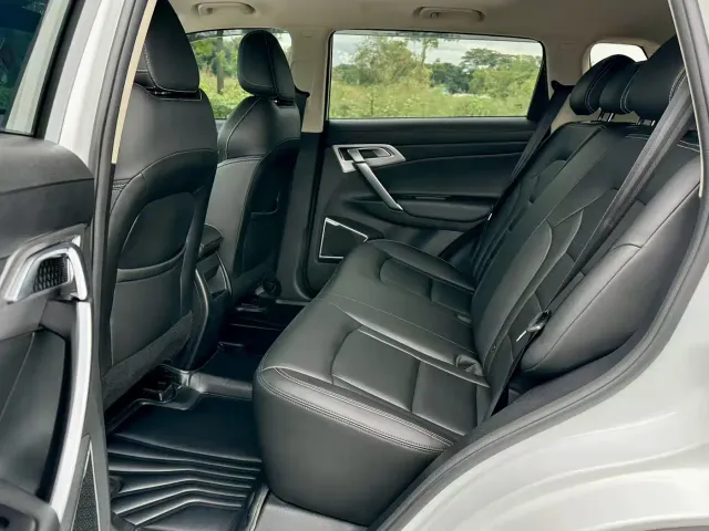 Geely Boyue — Фото автомобиля 8