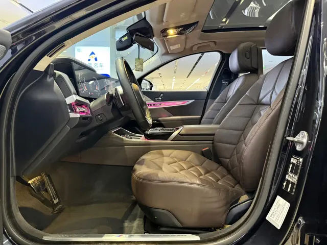 BMW 7 Series — Фото автомобиля 6
