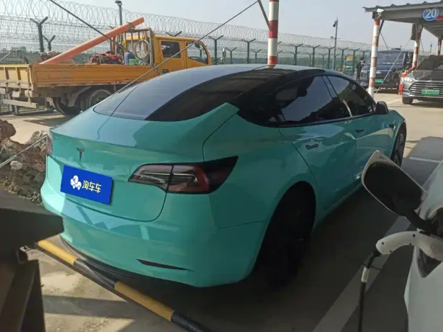 Tesla Model 3 — Фото автомобиля 3