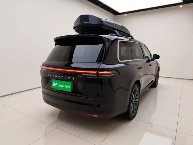Leapmotor C16 — Фото автомобиля 6