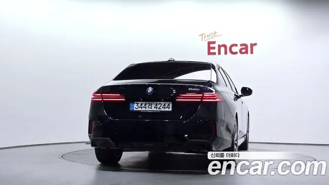 BMW 5 Series — Фото автомобиля 4