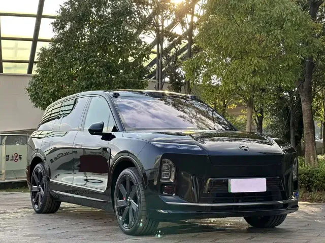 Nio ES8 — Фото автомобиля 3