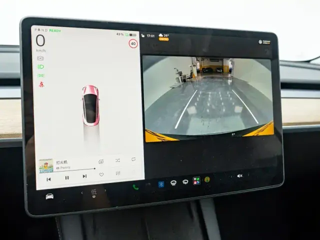 Tesla Model 3 — Фото автомобиля 24