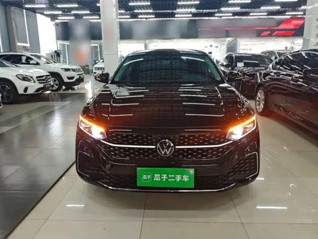 Volkswagen Passat — Фото автомобиля 2