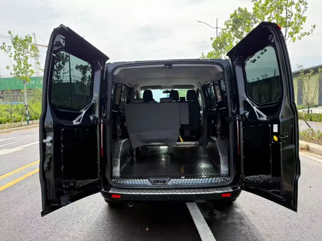 Ford Transit — Фото автомобиля 14