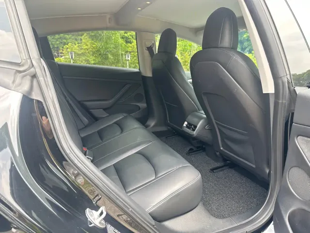 Tesla Model 3 — Фото автомобиля 14