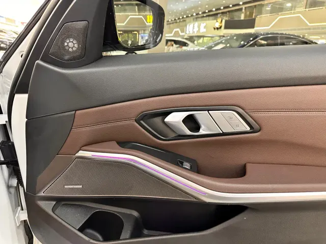 BMW 3 Series — Фото автомобиля 8