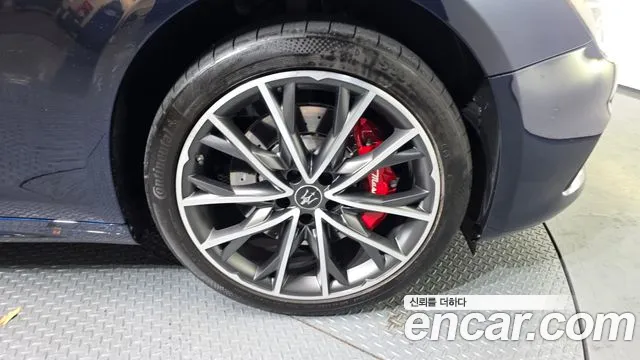 Maserati Ghibli — Фото автомобиля 5