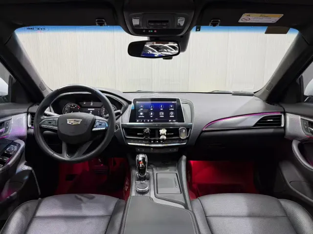 Cadillac CT5 — Фото автомобиля 5