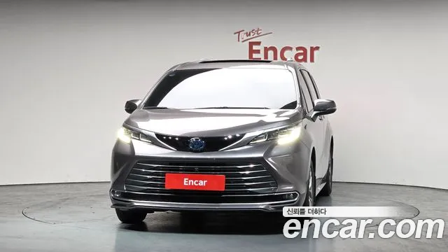 Toyota Sienna — Фото автомобиля 3