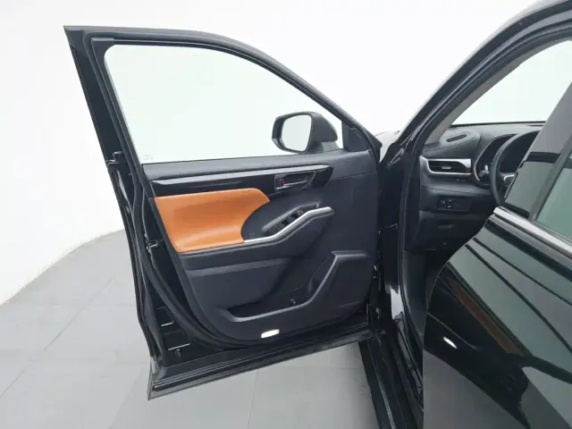 Toyota Highlander — Фото автомобиля 8