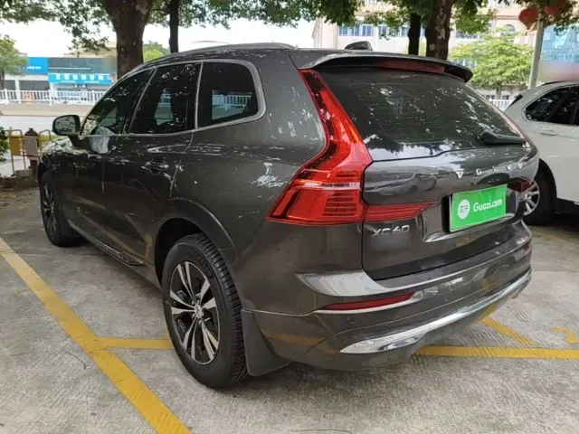 Volvo XC60 — Фото автомобиля 4