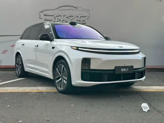 Li Auto L7 — Фото автомобиля 3