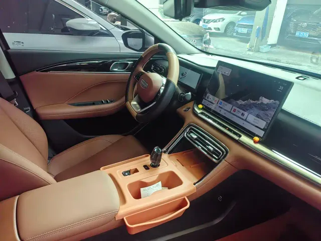 Geely Emgrand — Фото автомобиля 4