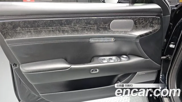 Genesis G90 — Фото автомобиля 16