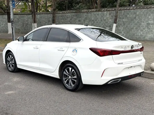 Changan Eado — Фото автомобиля 8