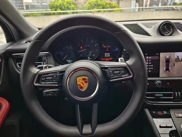 Porsche Macan — Фото автомобиля 15