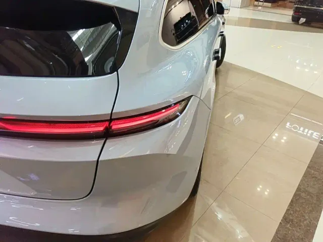 Nio ET5 Touring — Фото автомобиля 7