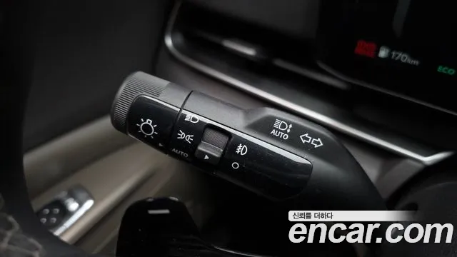 Kia Carnival — Фото автомобиля 25