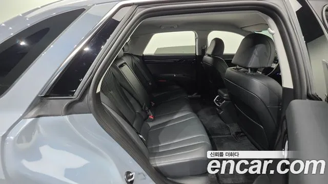 Hyundai Grandeur Grandeur (GN7) 2.5 Бензин 2WD — Фото автомобиля 19