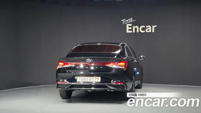 Hyundai Avante — Фото автомобиля 4