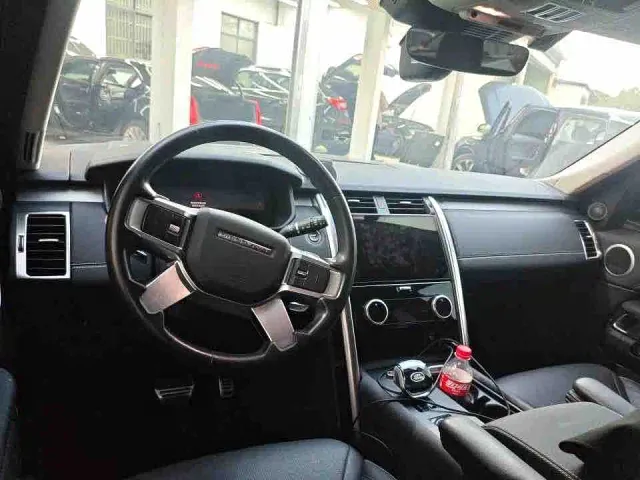 Land Rover Discovery — Фото автомобиля 3