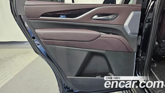 Cadillac Escalade 5th Gen — Фото автомобиля 14