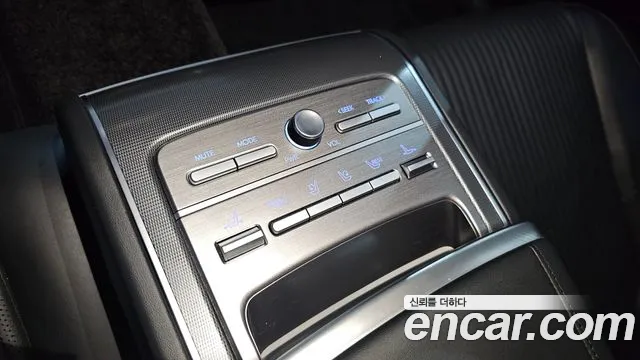 Hyundai Grandeur Grandeur (GN7) 3.5 Бензин 4WD — Фото автомобиля 13