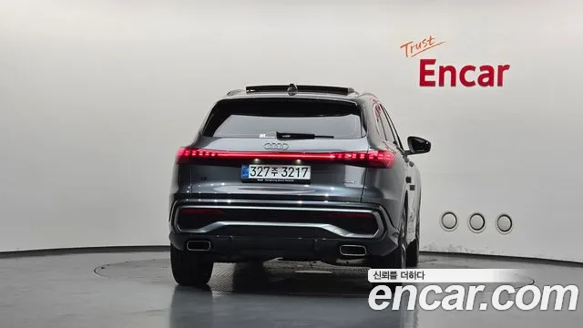 Audi Q5 40 TFSI quattro S Line — Фото автомобиля 4