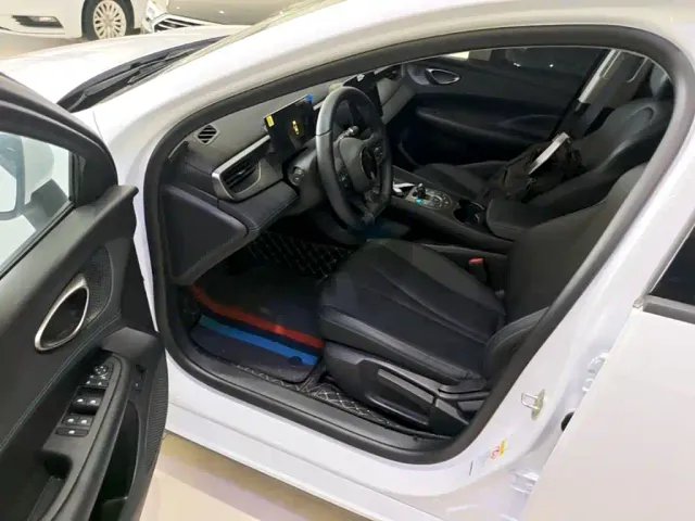 BYD Seal 05 DM-i — Фото автомобиля 15