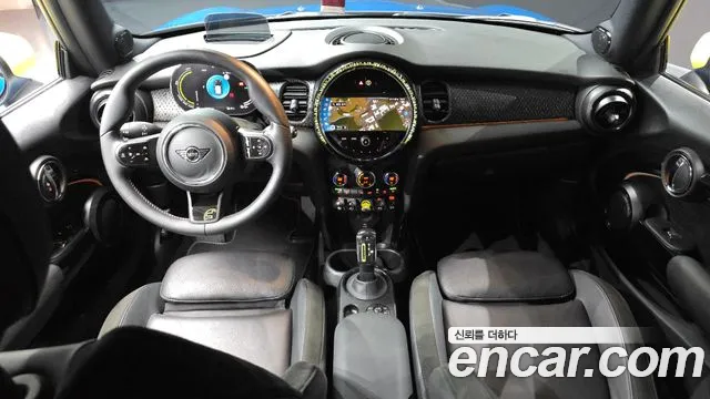 MINI Cooper Electric — Фото автомобиля 10