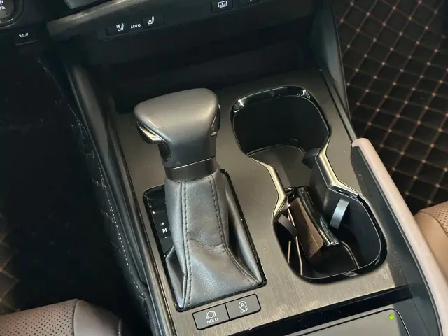Lexus ES — Фото автомобиля 11