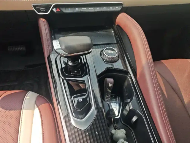 Geely Xingyue L — Фото автомобиля 13