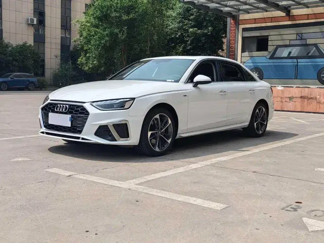 Фотография автомобиля — Audi A4L