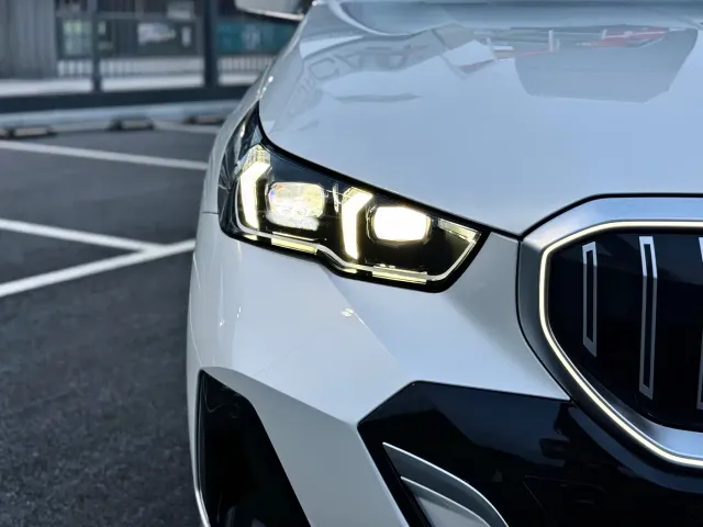 BMW 5 Series — Фото автомобиля 4