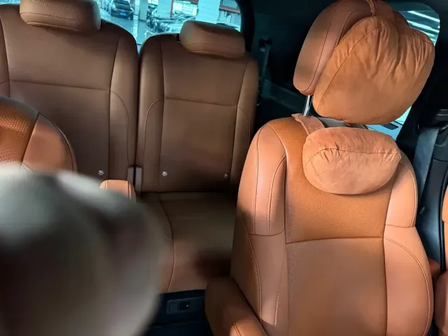 Li Auto L9 — Фото автомобиля 10