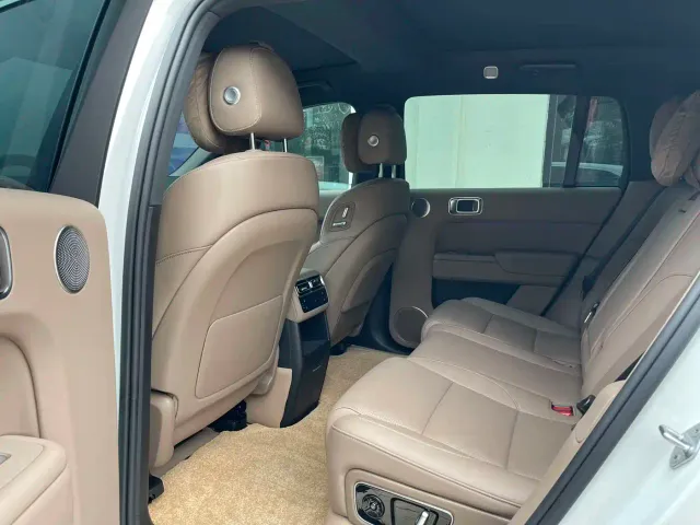 Li Auto L7 — Фото автомобиля 6